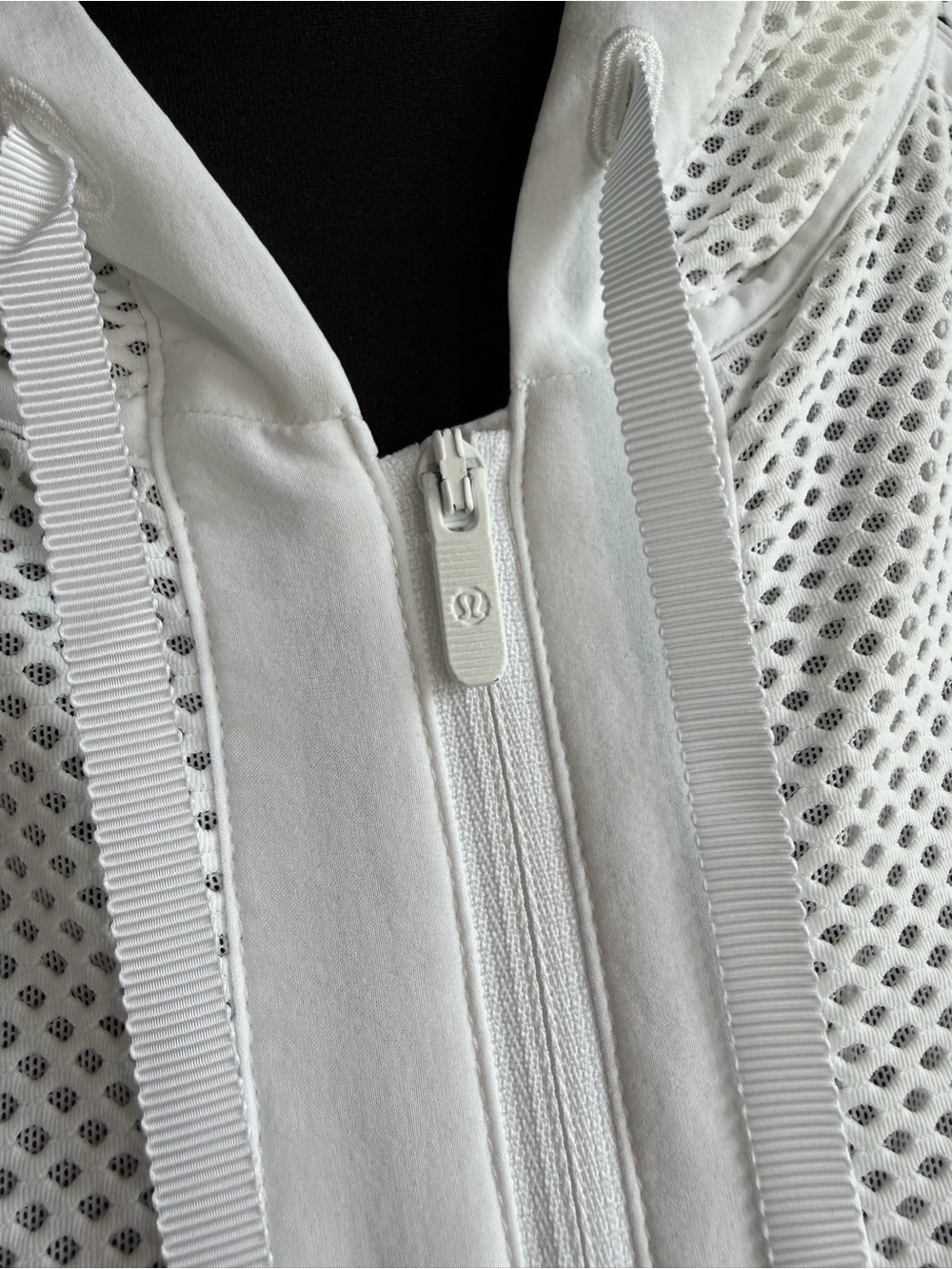 NWOT Lululemon White Mesh Full-Zip Hooded Jacket Relaxed Fit Women’s 12 - Picture 7 of 11